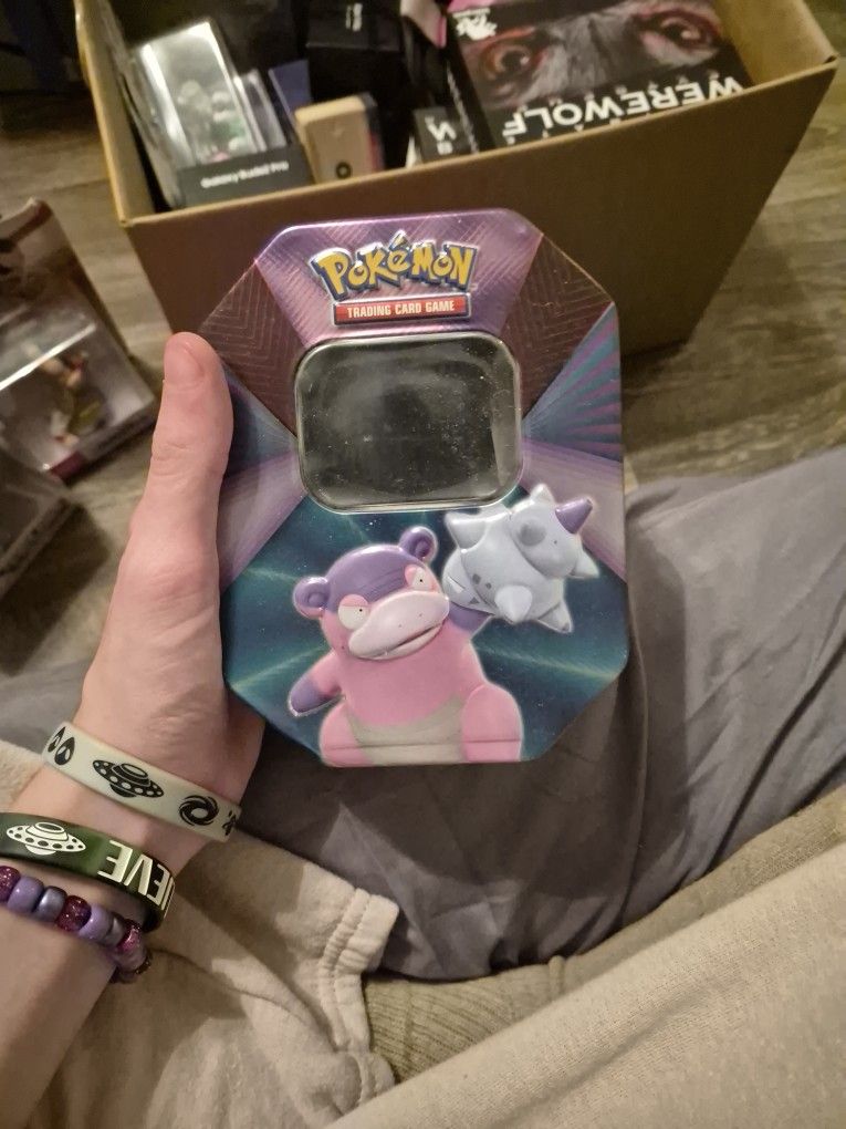 Pokemon Tin