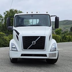 2022 Volvo VNR