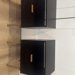 End tables 
