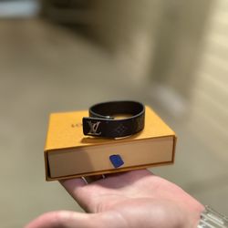 lv braclet
