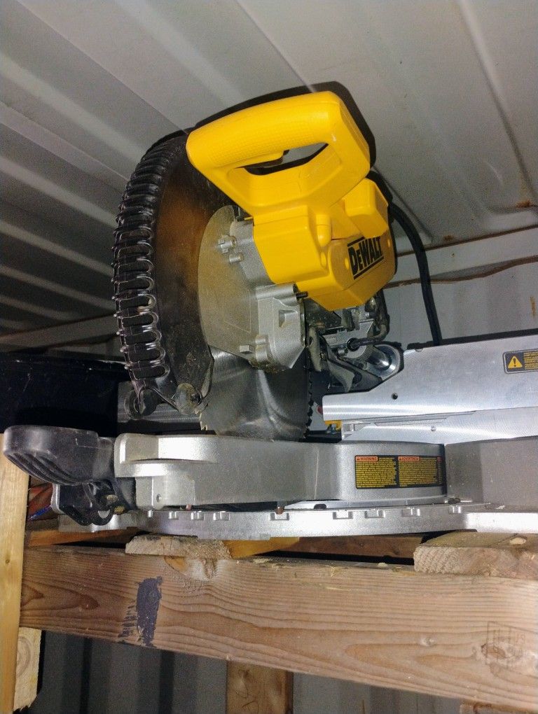DeWalt 12 Inch Slide Saw