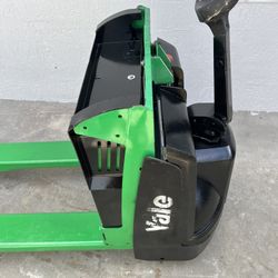 Pallet Jack Yale