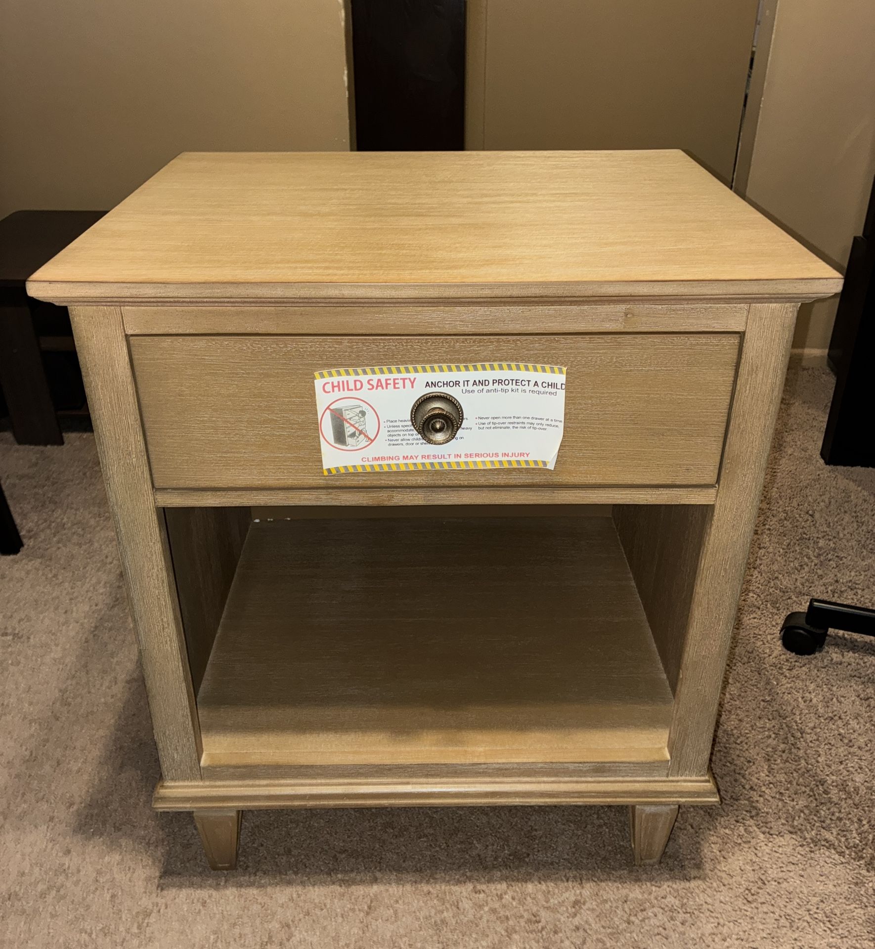 NEW End Table Signature Victoria Light Natural 1 Drawer Nightstand