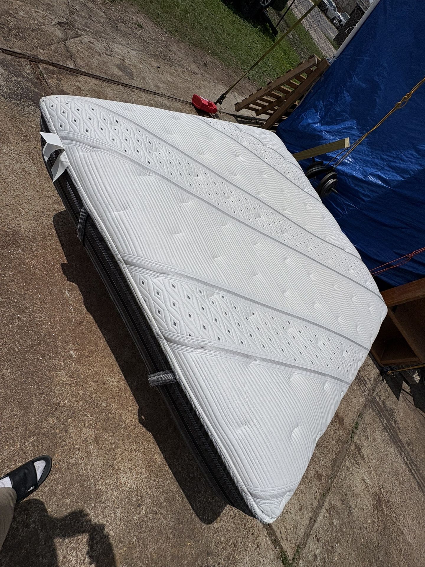 Beautyrest Black King Size Mattress