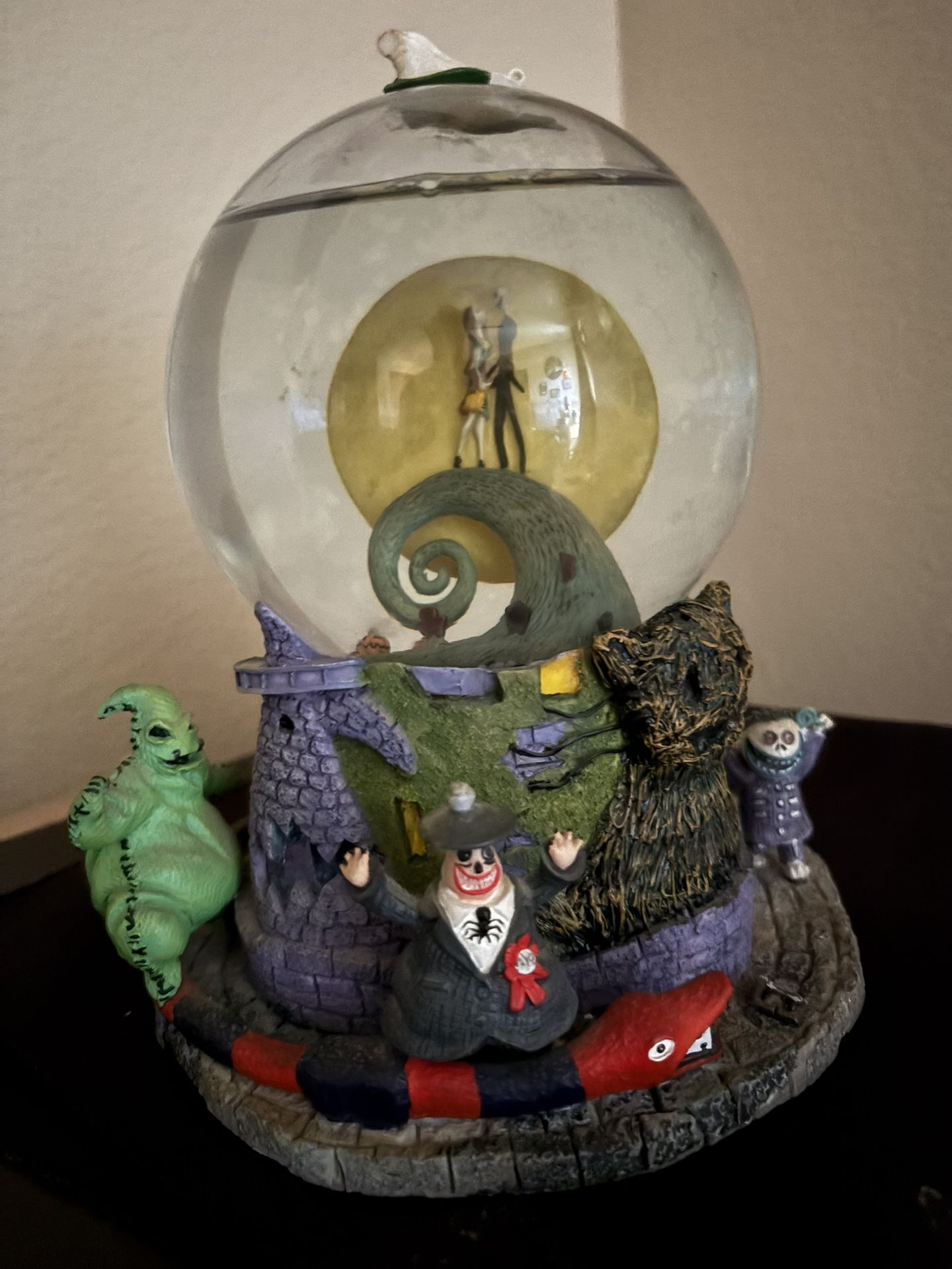 Nightmare Before Christmas Snow Globe / Music Box