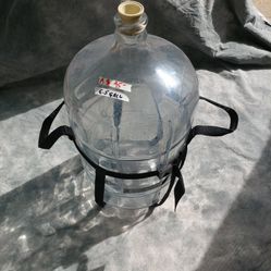 Carboy 6.5 Gallon $15 brew  hauler carry handle and stopper
