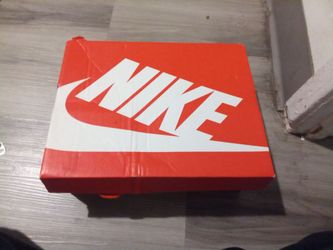 Nike,Purple Dust/ Light Thistle, 2.5y