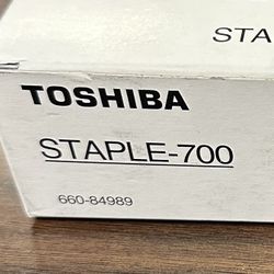 Toshiba Staple – 700 Staples