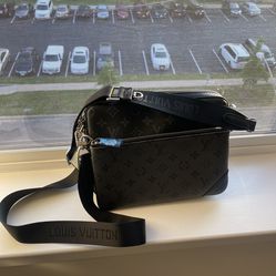 Lv Messenger Bag 