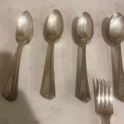 Rogers & Bro’s Silverware Set 