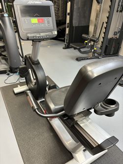 Life Fitness Integrity Series Commercial Recumbent bike