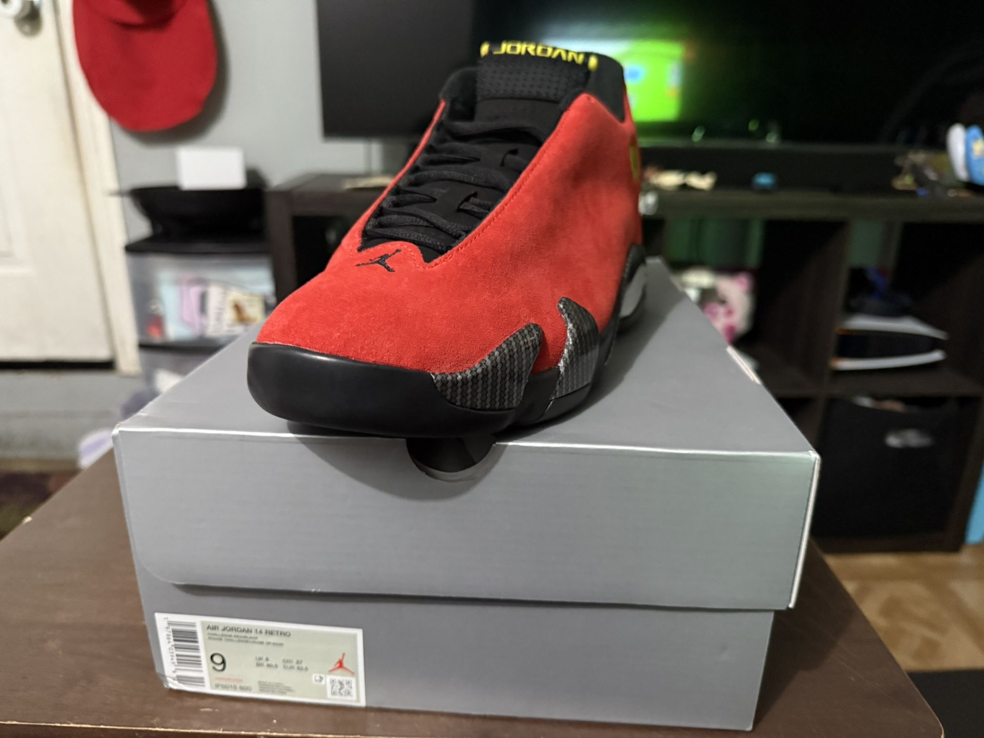 Jordan 14 Retro Ferrari