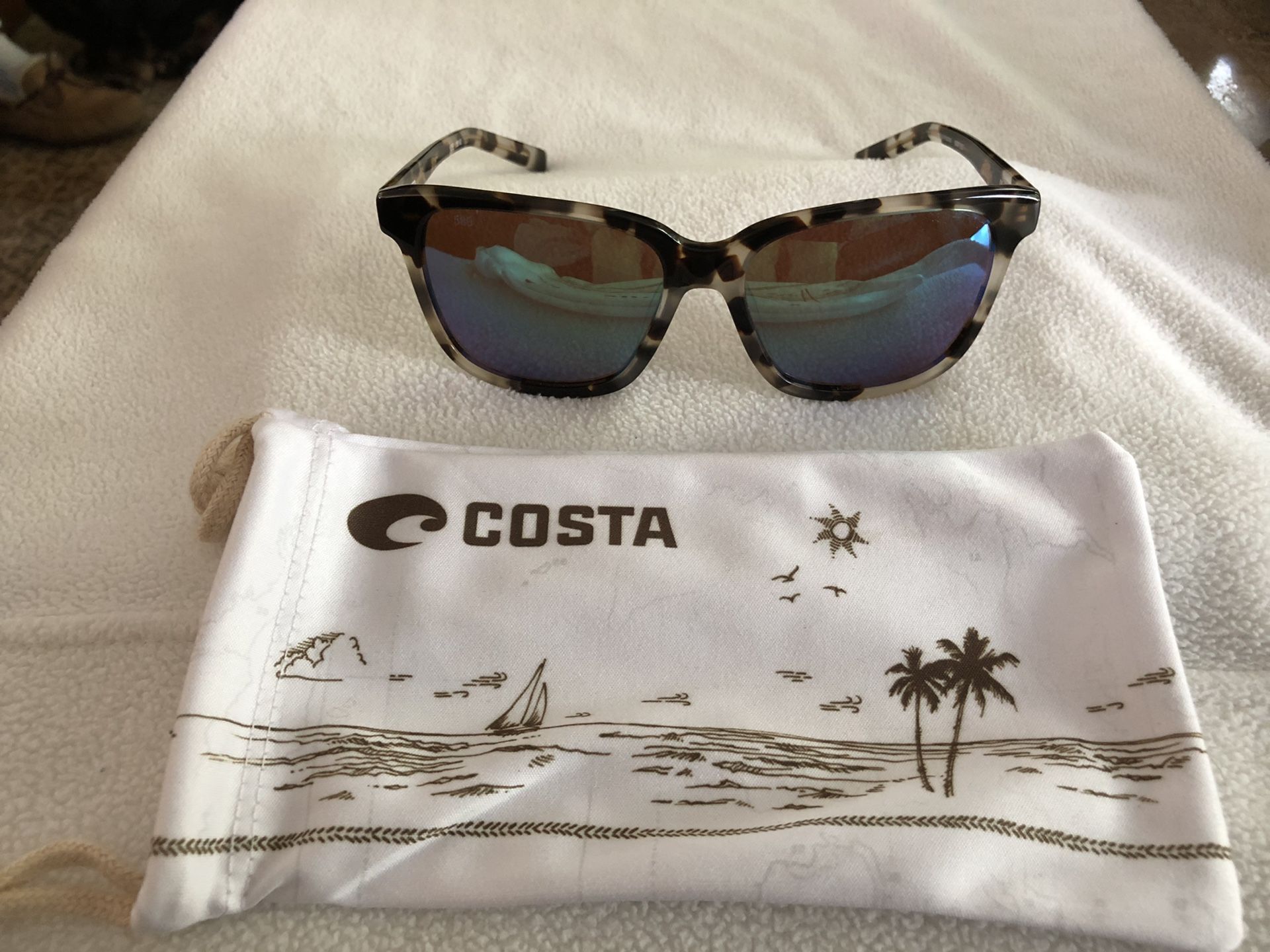 Brand New Women’s Costa Sunglasses