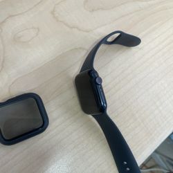 Se 2nd Generation GPS And LTE 44mm In Great Condition 