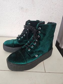 Velvet green size 7