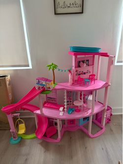 Barbie dream house - Perfect Condition