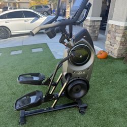  Bow Flex Max Trainer M9