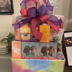 Deluxe Beauty/Makeup Gift Basket