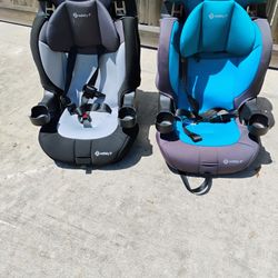 Two Kids Safety Seats Like New 20 Each 