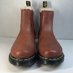 Dr. Martens 2976 Leonore Women's Chelsea Boots in brown leather.
