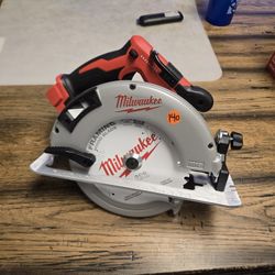 7-1/4" Skill Saw Milwaukee 