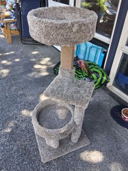 Cat tree