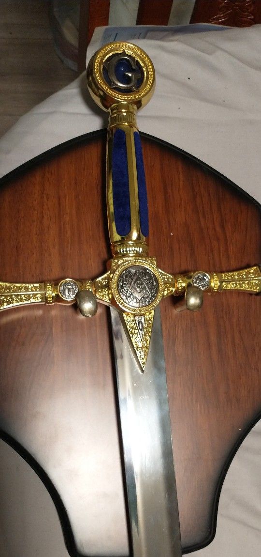 Free mason 48in long sword with plaque