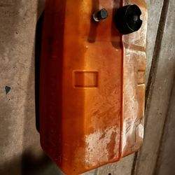 Outboard motor gas tank