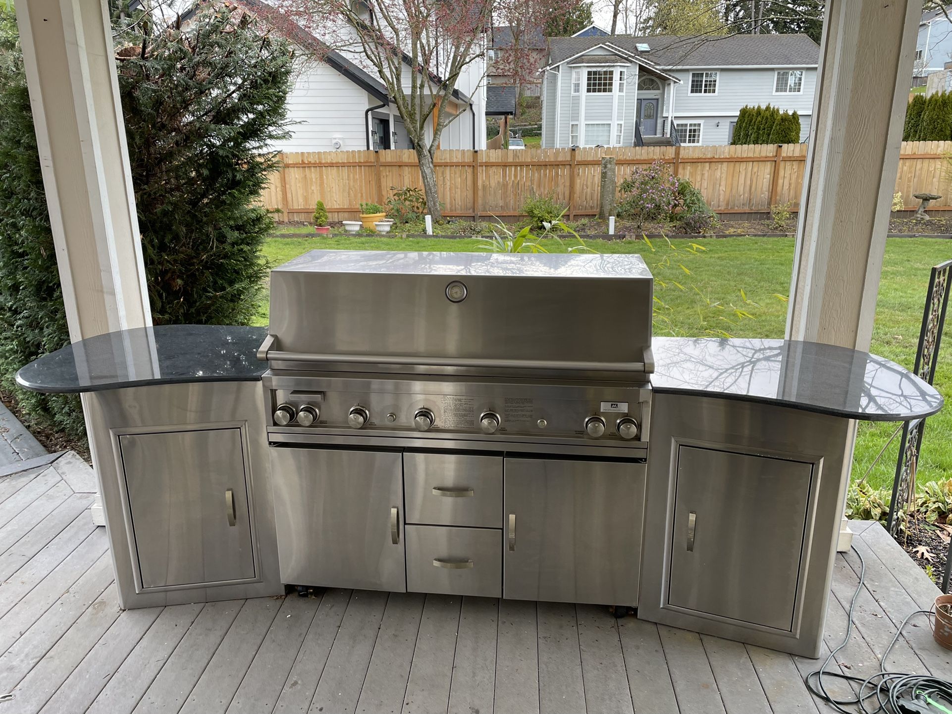 M Professional Grill Will Granite Side Tables for Sale in Federal Way