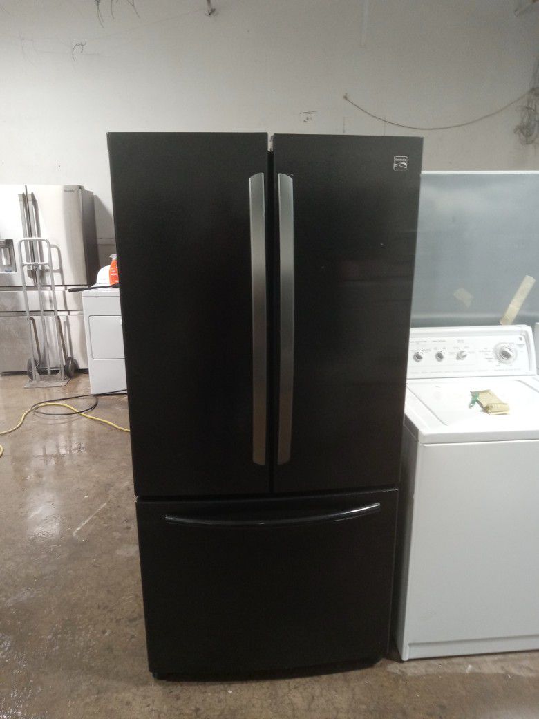 20 Cubic Foot Kenmore Black Refrigerator With Ice Maker Has Crack In Drawer Safe Photo