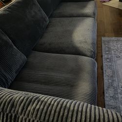 Gray Sectional Couch. No Assembly. Pull Apart Couch 