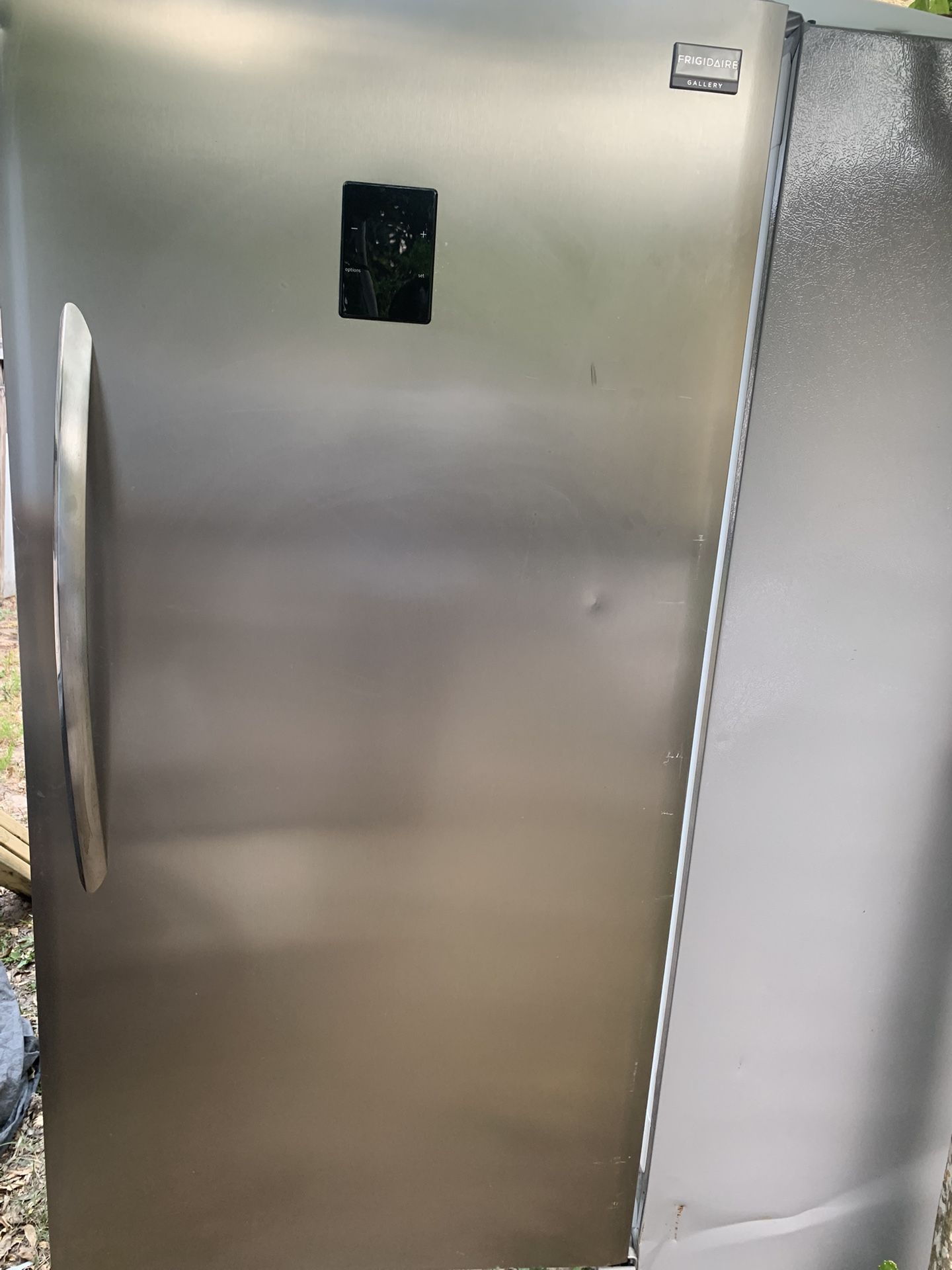 Frigidaire Gallery 20.5 Cu. Ft 2-in-1 Upright Freezer Or Refrigerator Stainless Steel