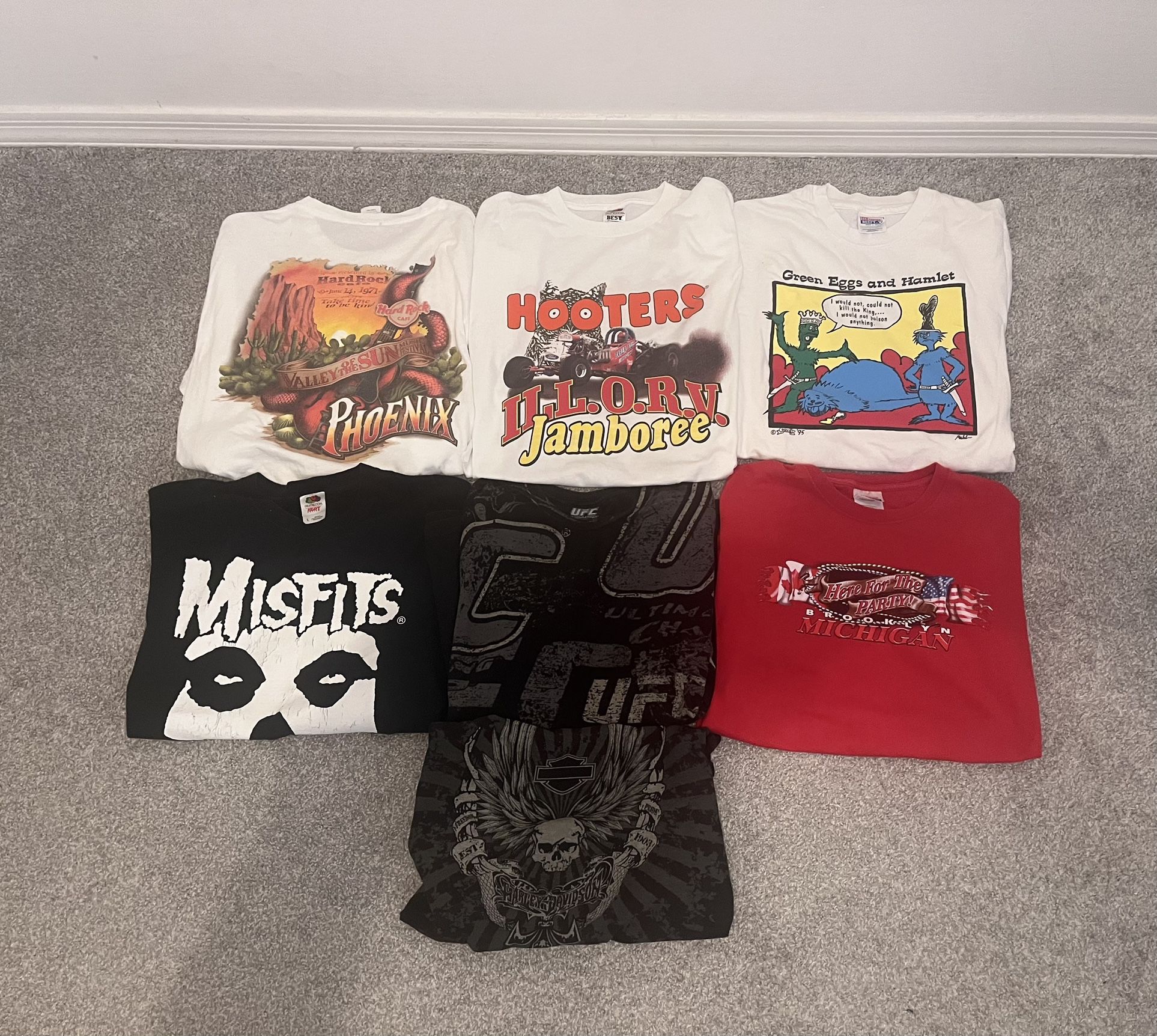 Vintage / Modern T-shirt Lot (READ DESCRIPTION)