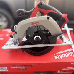 Milwaukee M18 Circular Saw 