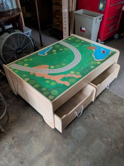 Lego/Train Table