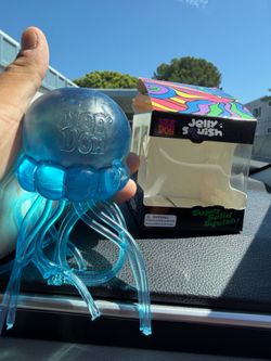 Needoh Giant Jelly Fish