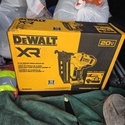 Dewalt  XR 20 VOLT CORDLES NAIL GUN