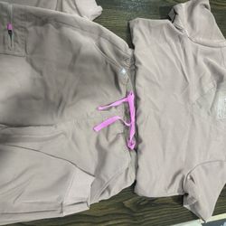 Figs Zamora Jogger And Two Pocket Top