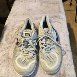 Men’s 10 Nike Grey Shoes Light Weight