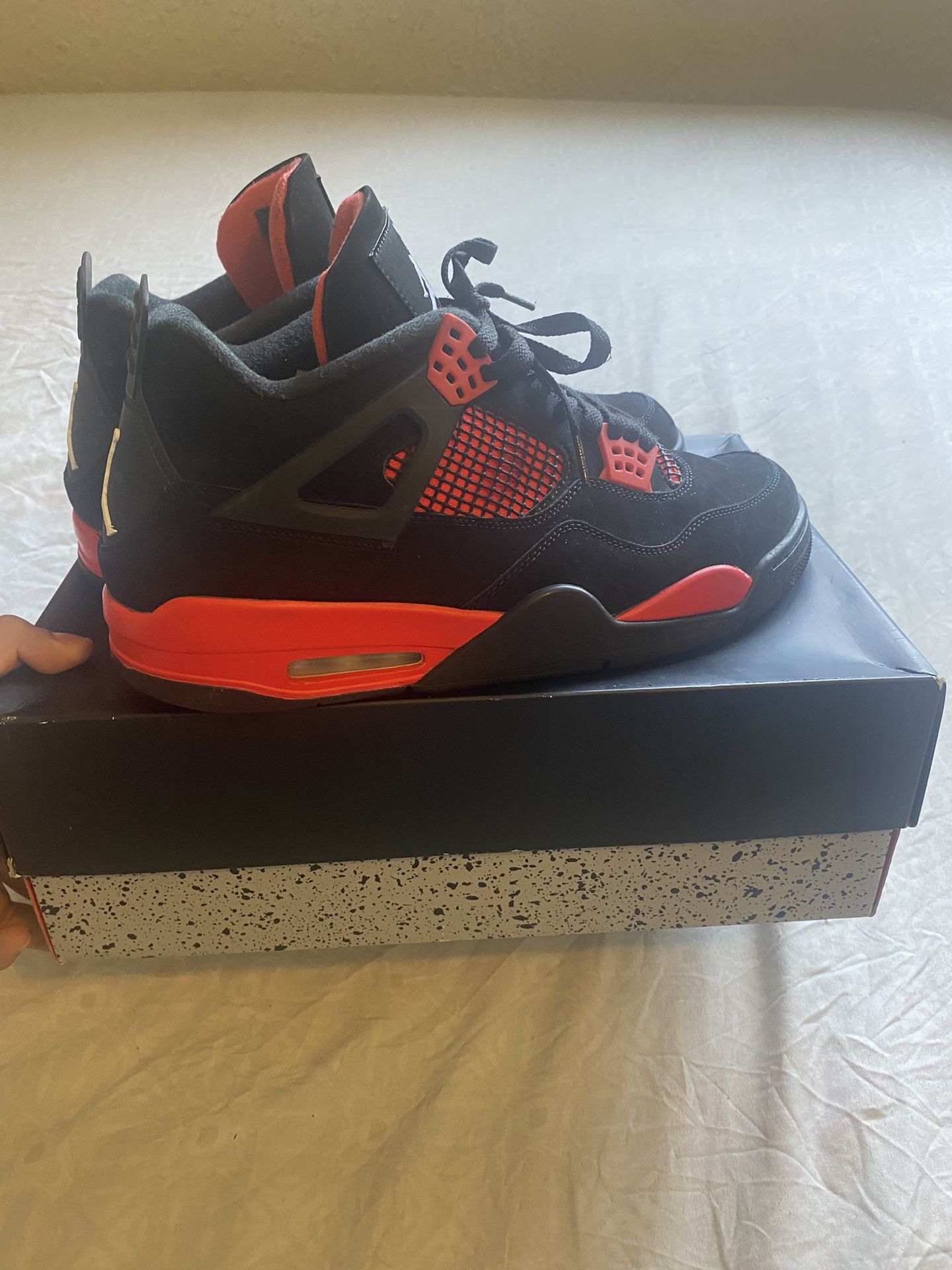 Air Jordan 4s Red Thunder 