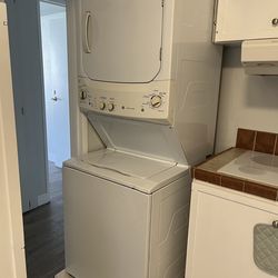 GE Stackable waher&dryer (energy star) for FREE