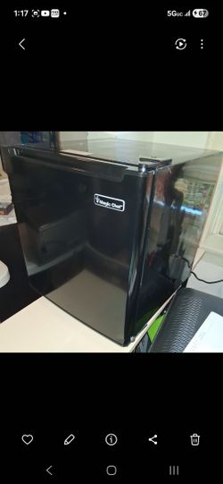 REFRIGERATOR MINI. MAGIC CHEF