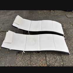 2 Lounge Chairs. In Excellent Condition. Mark In Picture Is Water. Stain Comes Out. 