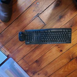 Logitech Mk270 Wireless Mouse And Keyboard