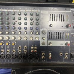 Yamaha EMX312SC Mixer