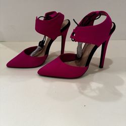NEW  Fuchsia High Heeled Lace Up Shoes, Size 7 1/2