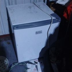 Black And Decker Mini Fridge 