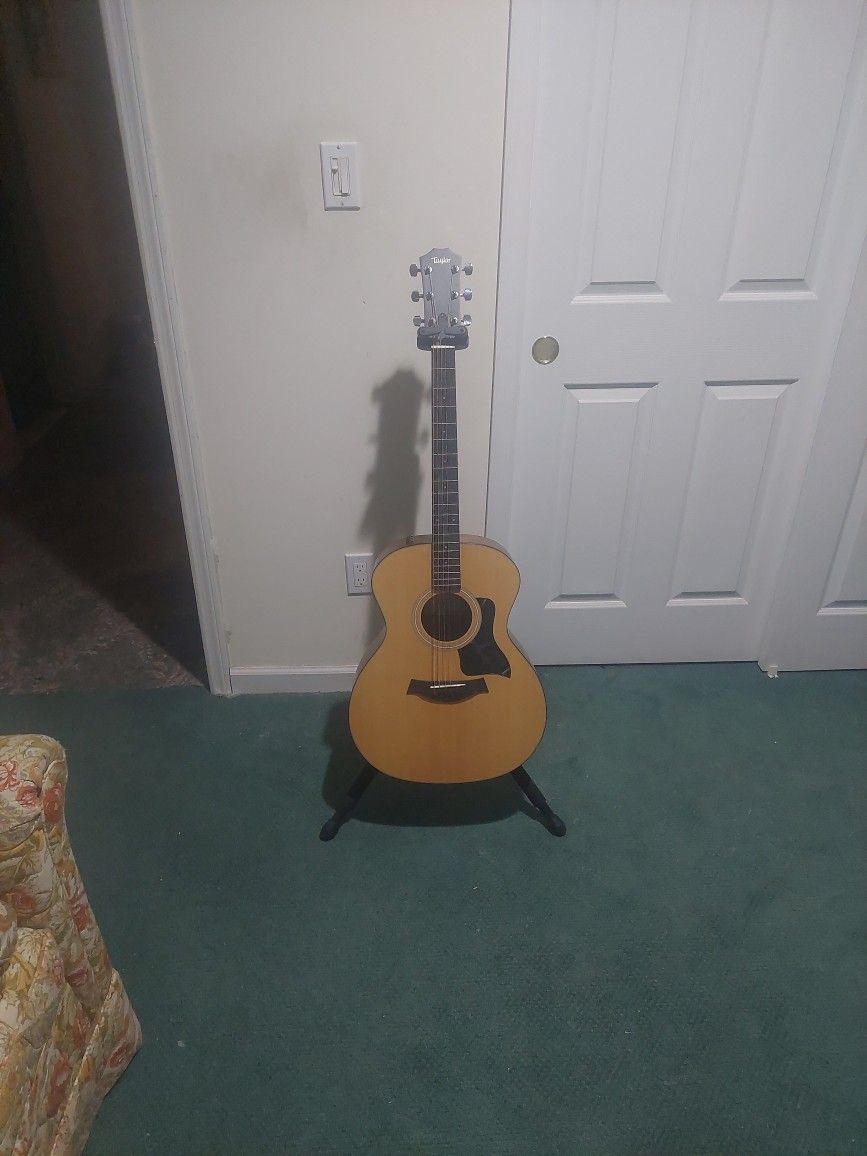 Taylor 114e Acoustic Electric Grand Auditorium