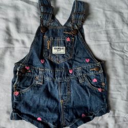 Oshkosh toddler baby denim overall shorts with hearts in size 6M