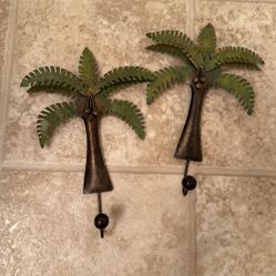 Palm Tree With Hooks 